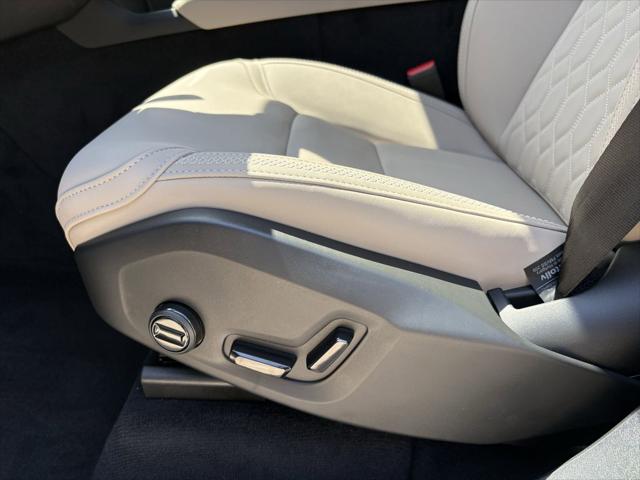 2026 Volvo XC90 Plug-In Hybrid Plus, T8 AWD, Electric/Gasoline, Bright, 7 Seats