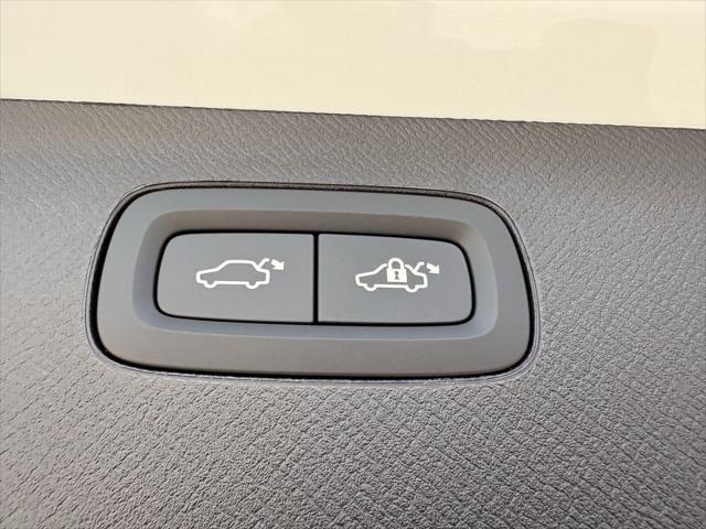 2026 Volvo XC90 Plug-In Hybrid Plus, T8 AWD, Electric/Gasoline, Bright, 7 Seats