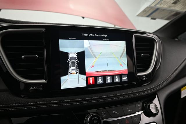 2027 Chrysler Pacifica Select
