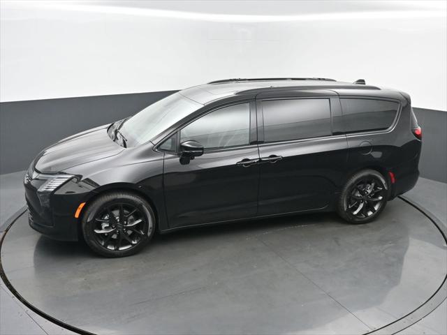 2027 Chrysler Pacifica Limited