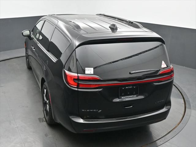 2027 Chrysler Pacifica Limited