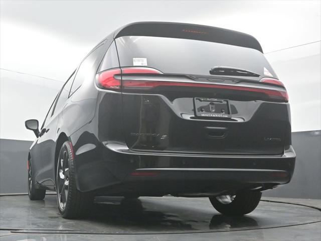 2027 Chrysler Pacifica Limited