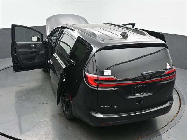 2027 Chrysler Pacifica Limited