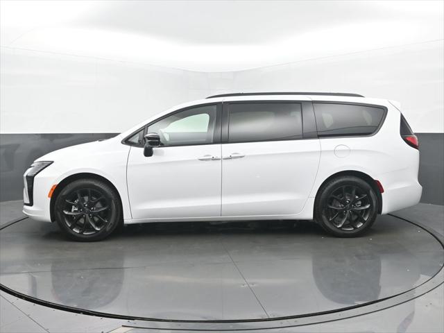 2027 Chrysler Pacifica Limited