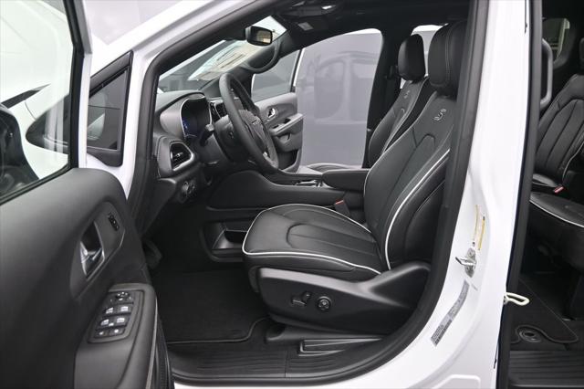 2027 Chrysler Pacifica Limited