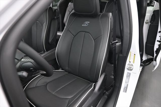 2027 Chrysler Pacifica Limited