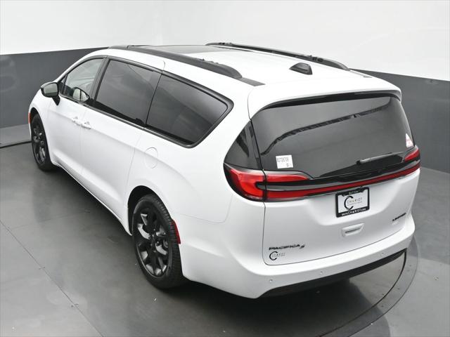 2027 Chrysler Pacifica Limited