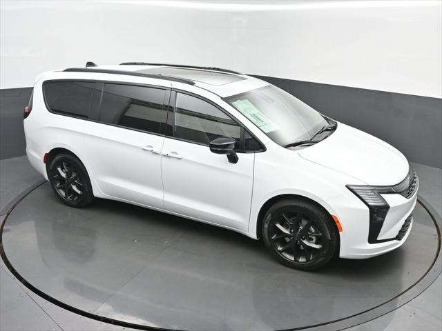 2027 Chrysler Pacifica Limited