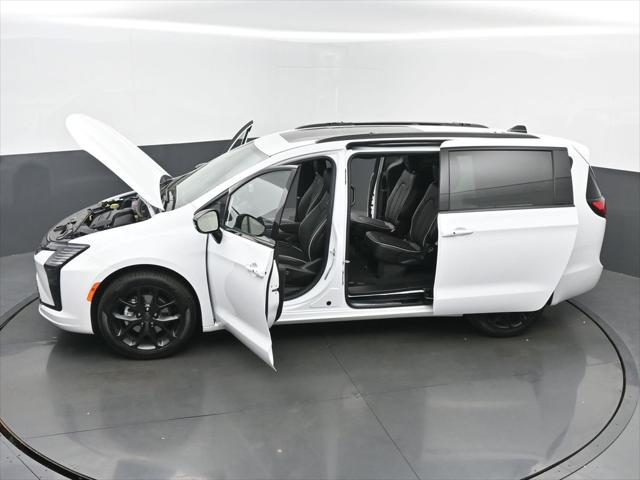 2027 Chrysler Pacifica Limited