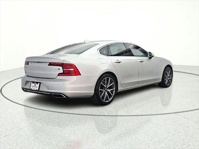 2017 Volvo S90 T6 Momentum