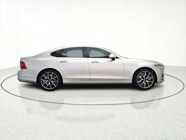 2017 Volvo S90 T6 Momentum