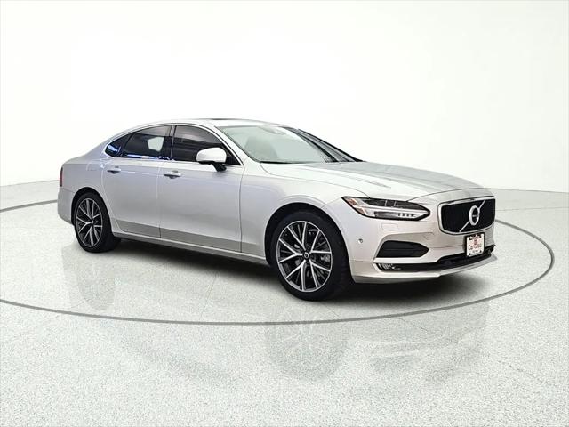 2017 Volvo S90 T6 Momentum