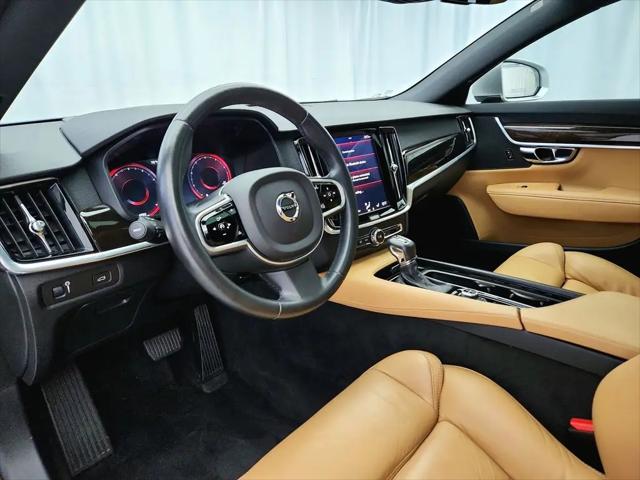 2017 Volvo S90 T6 Momentum