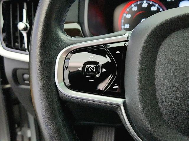 2017 Volvo S90 T6 Momentum