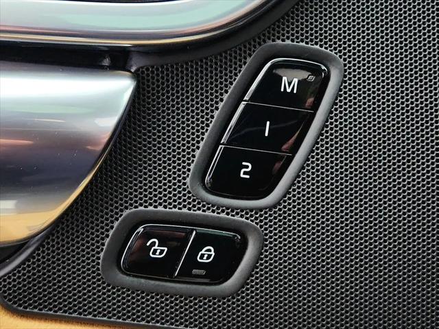 2017 Volvo S90 T6 Momentum