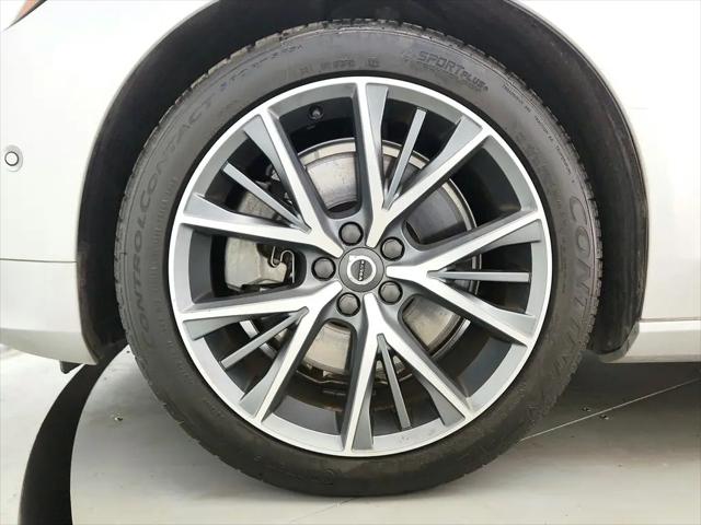 2017 Volvo S90 T6 Momentum