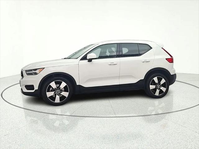 2020 Volvo XC40 T5 Momentum