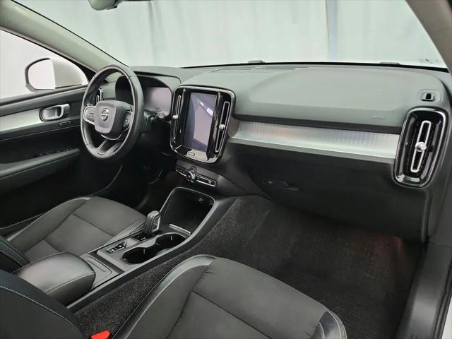 2020 Volvo XC40 T5 Momentum