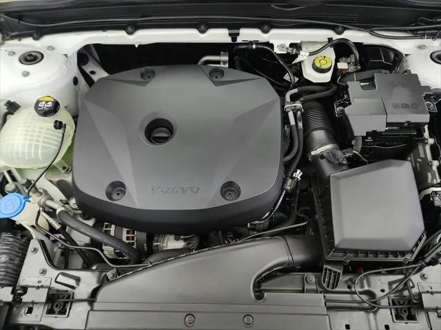 2020 Volvo XC40 T5 Momentum