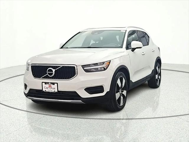 2020 Volvo XC40 T5 Momentum