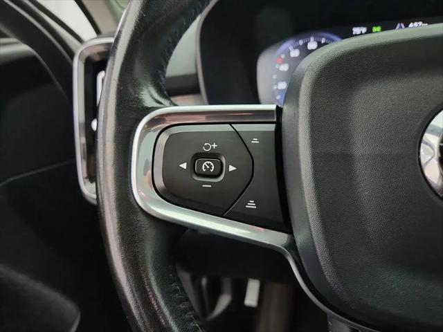 2020 Volvo XC40 T5 Momentum