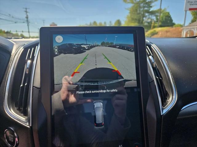 2022 Ford Edge Titanium