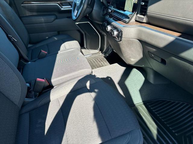2026 GMC Sierra 2500HD Double Cab, Standard Bed, SLE, RWD