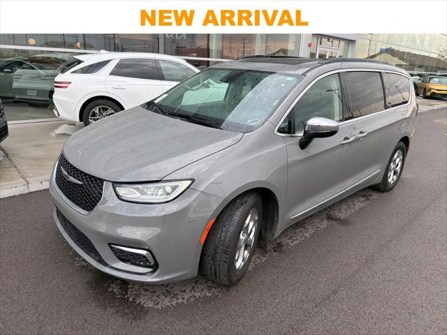 2023 Chrysler Pacifica Limited for sale in Lansing, IL