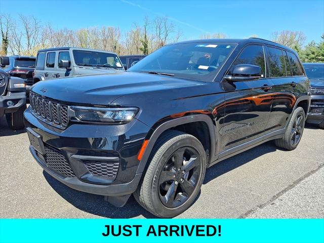 2023 Jeep Grand Cherokee Altitude 4x4 2023 Jeep Grand Cherokee Altitude 4x4