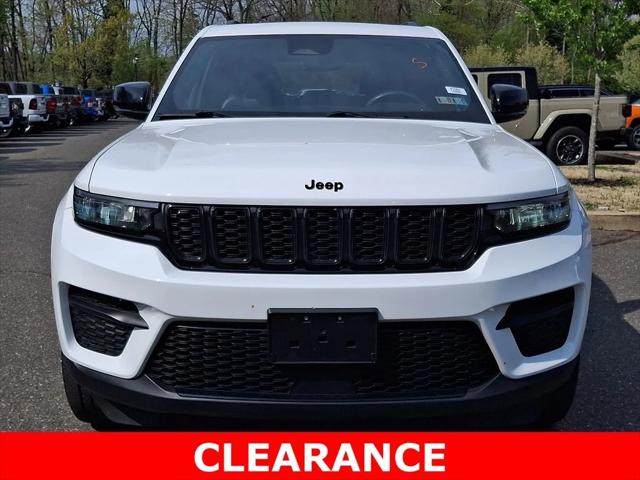2023 Jeep Grand Cherokee Altitude 4x4 2023 Jeep Grand Cherokee Altitude 4x4