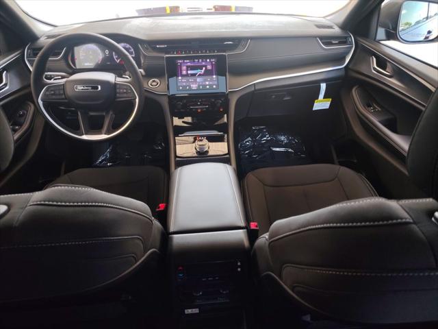 2026 Jeep Grand Cherokee L Laredo 4x2