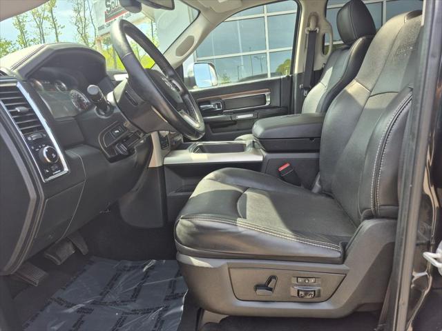 2017 RAM 1500 Laramie Crew Cab 4x4 57 Box