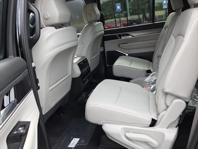 2026 Jeep Grand Wagoneer 4x2
