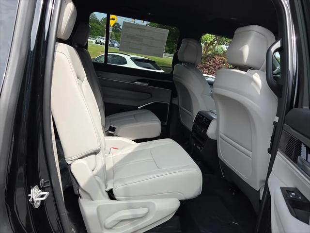 2026 Jeep Grand Wagoneer 4x2