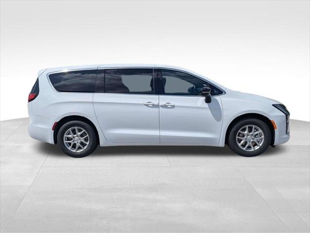 2027 Chrysler Pacifica PACIFICA SELECT