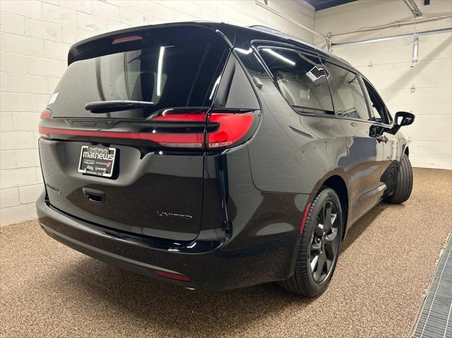 2027 Chrysler Pacifica Limited