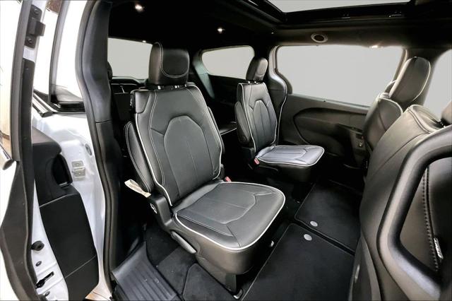 2027 Chrysler Pacifica Limited