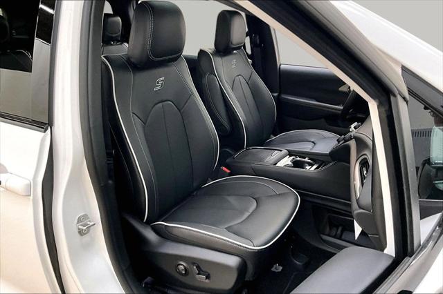 2027 Chrysler Pacifica Limited
