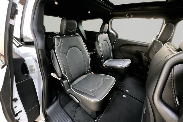 2027 Chrysler Pacifica Limited