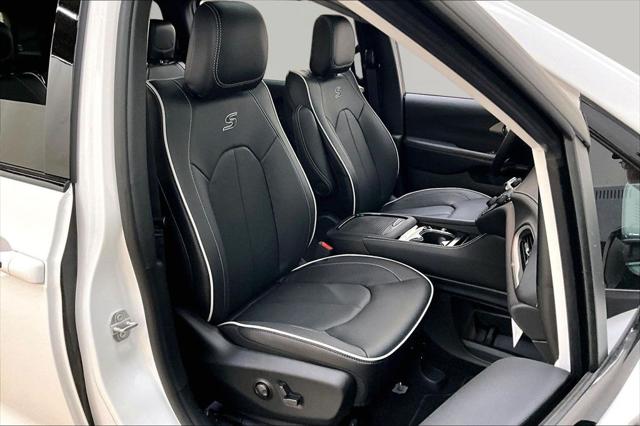 2027 Chrysler Pacifica Limited