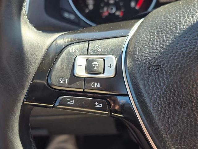 2016 Volkswagen Passat 1.8T SE