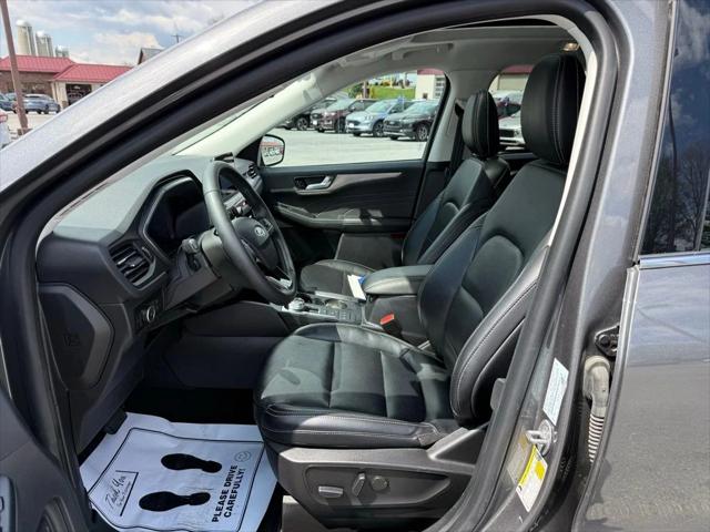 2022 Ford Escape Titanium