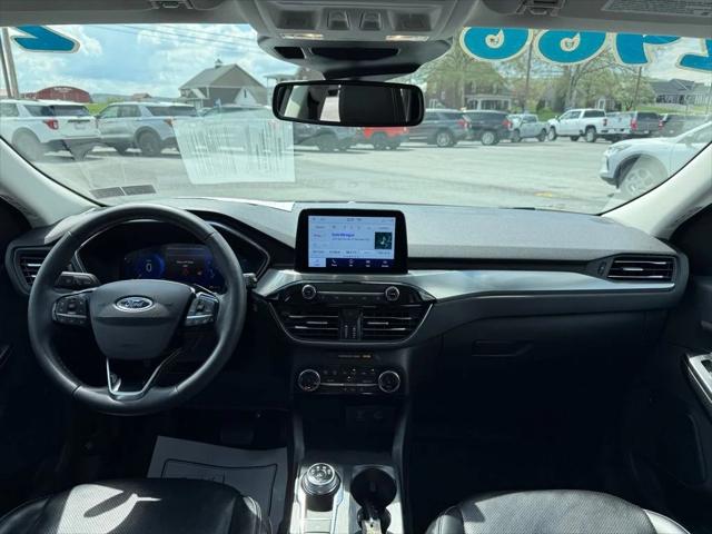 2022 Ford Escape Titanium