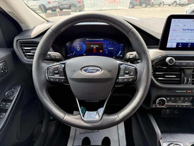 2022 Ford Escape Titanium