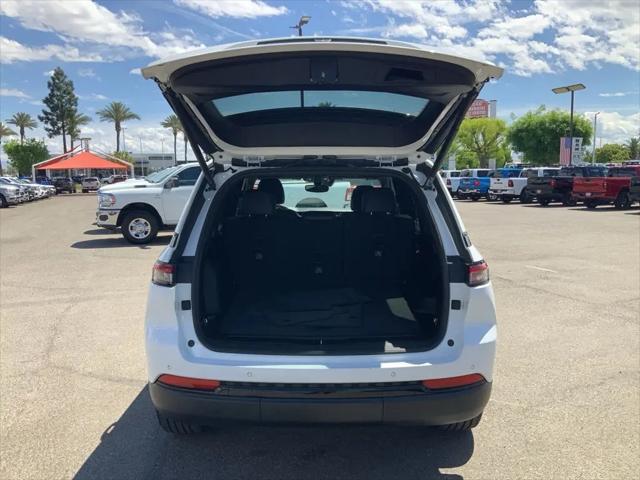 2023 Jeep Grand Cherokee Altitude 4x2