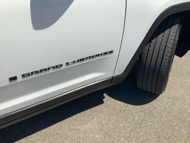 2023 Jeep Grand Cherokee Altitude 4x2