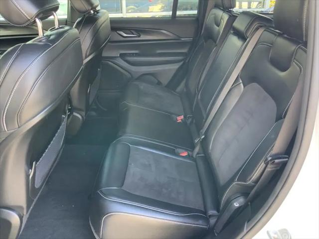 2023 Jeep Grand Cherokee Altitude 4x2