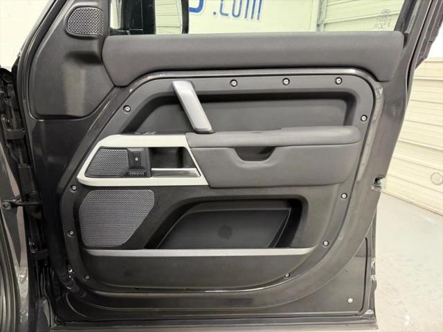 2022 Land Rover Defender 110 X-Dynamic SE