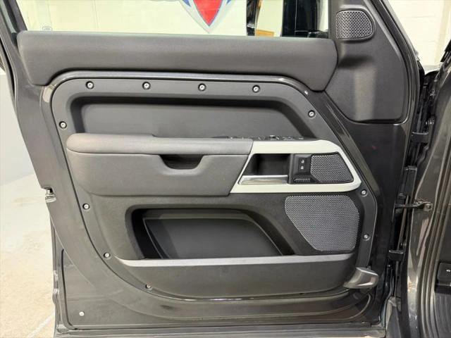 2022 Land Rover Defender 110 X-Dynamic SE