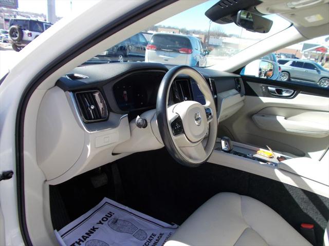 2023 Volvo XC60 B5 Plus Bright Theme